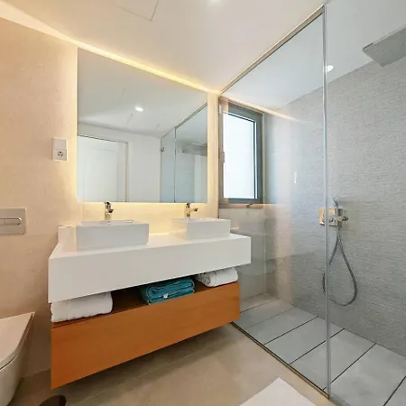 Luxury 4 Bed With Sea Views In Eden 펜션 *