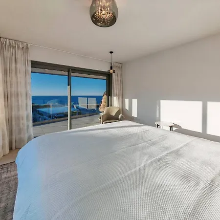 Luxury 4 Bed With Sea Views In Eden